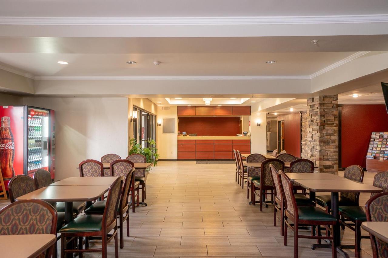 Red Roof Inn & Suites Indianapolis Airport Exteriör bild