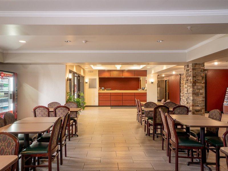 Red Roof Inn & Suites Indianapolis Airport Exteriör bild