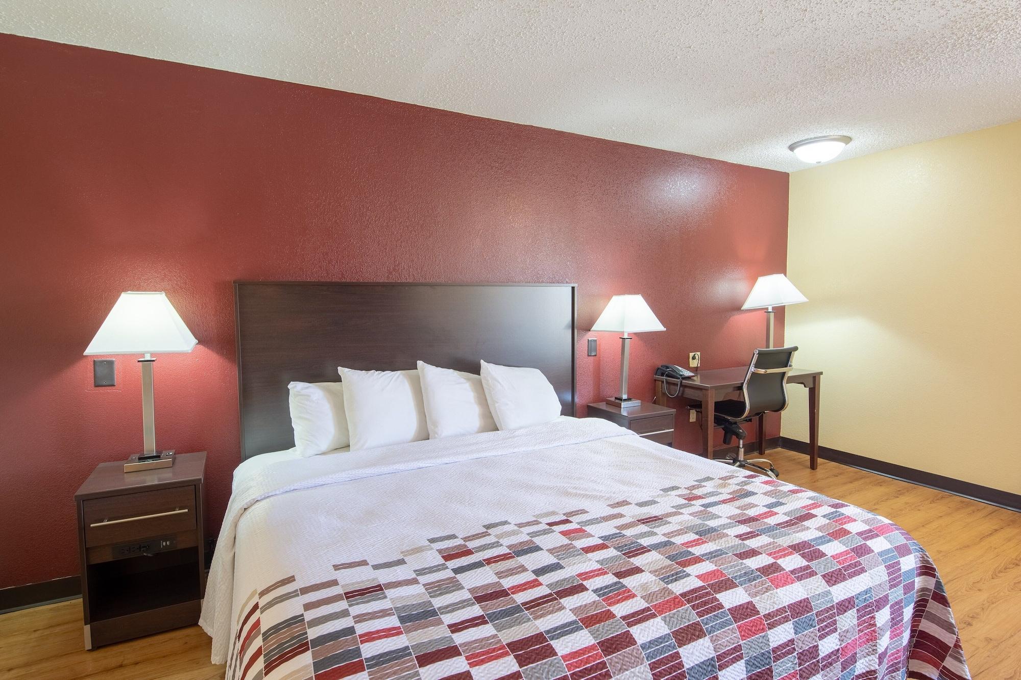 Red Roof Inn & Suites Indianapolis Airport Exteriör bild