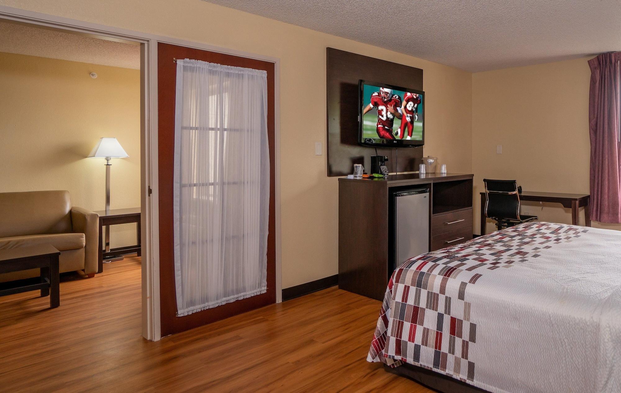 Red Roof Inn & Suites Indianapolis Airport Exteriör bild