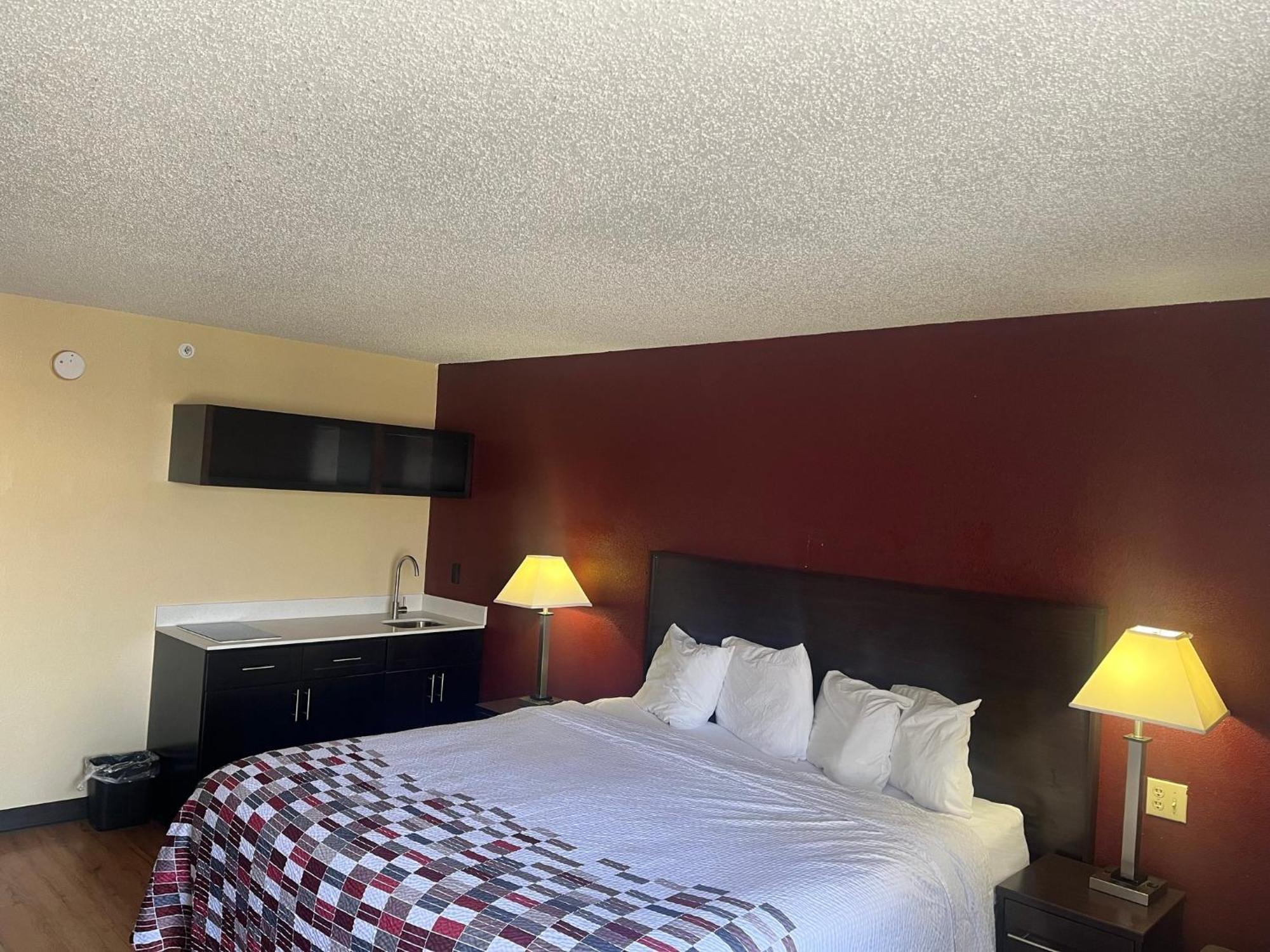 Red Roof Inn & Suites Indianapolis Airport Exteriör bild